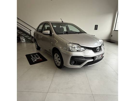 TOYOTA ETIOS 1.5 XS SEDAN 16V FLEX 4P AUTOMÁTICO TOYOTA ETIOS 1.5 XS SEDAN 16V FLEX 4P AUTOMÁTICO